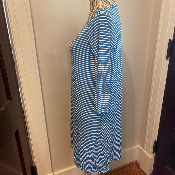 Yala brand bamboo material dress, simple, flattering, anywhere dress. - Picture 2 of 5